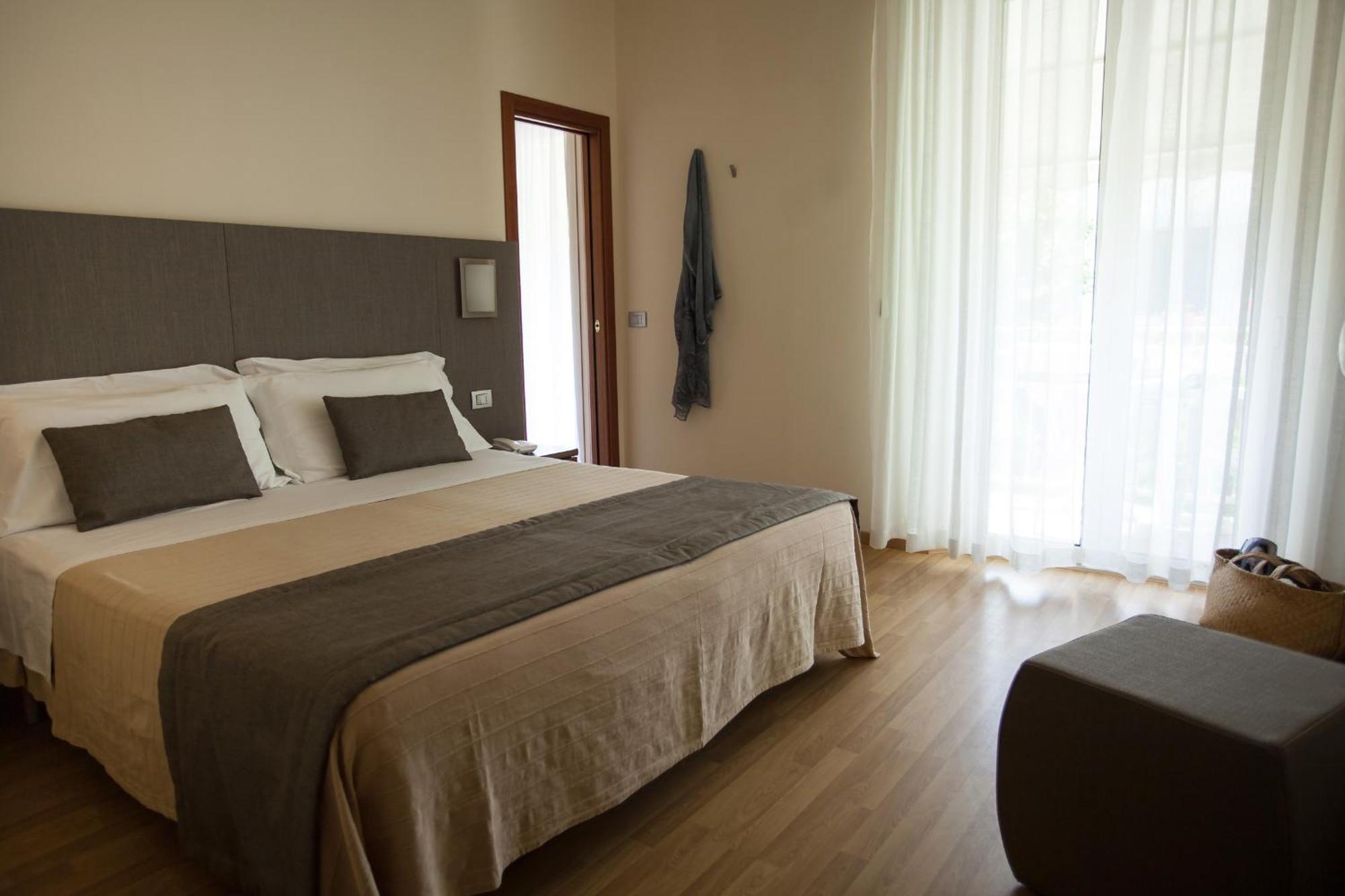 Superior Double or Twin Room,1144483575:JPEG