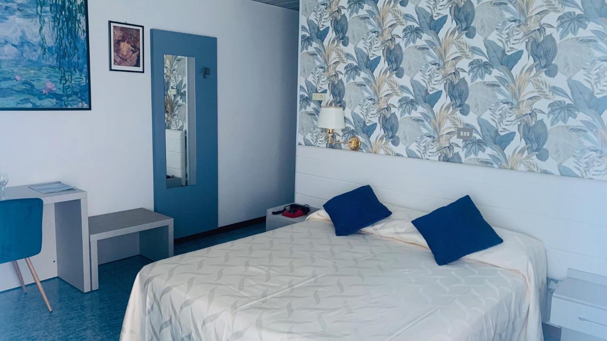 Double or Twin Room Balcony Sea View