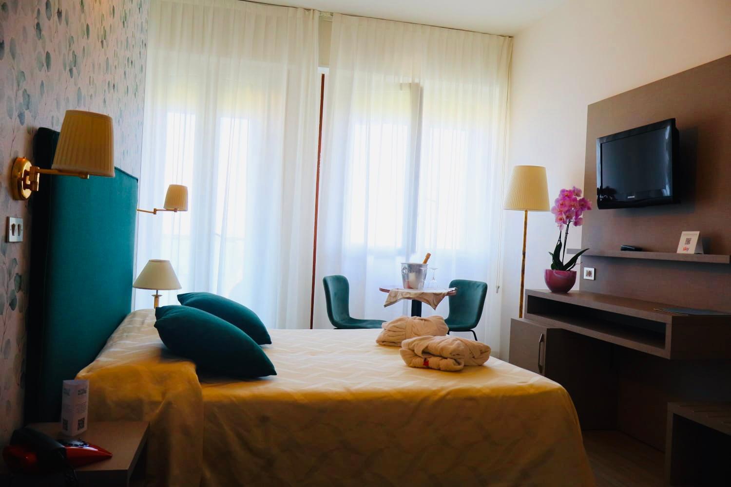 Double or Twin Room Balcony Sea View